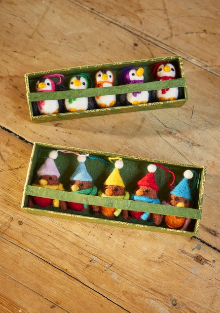 Set of 5 Hanging Felt Robin Decorations